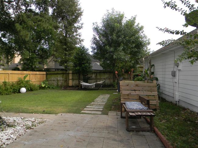 Enjoy relaxing in your private and tranquil outdoor space. | Image 18