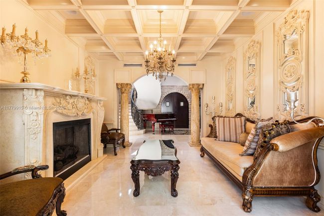 6016 Leonardo St, House other with 5 bedrooms, 6 bathrooms and null parking in Coral Gables FL | Image 6