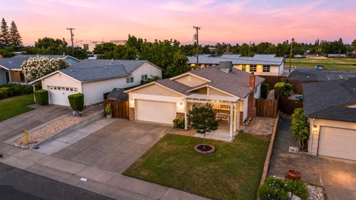 5528 Hesper Way, Carmichael, CA, 95608-0445 | Card Image