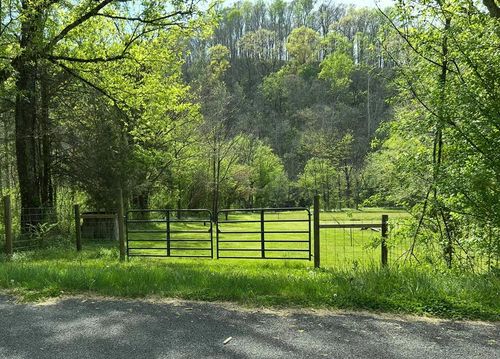 6002 Wet Mill Creek Rd, Celina, TN, 38551-5498 | Card Image