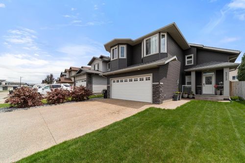 5213 36 Ave, Camrose, AB, T4V5H6 | Card Image