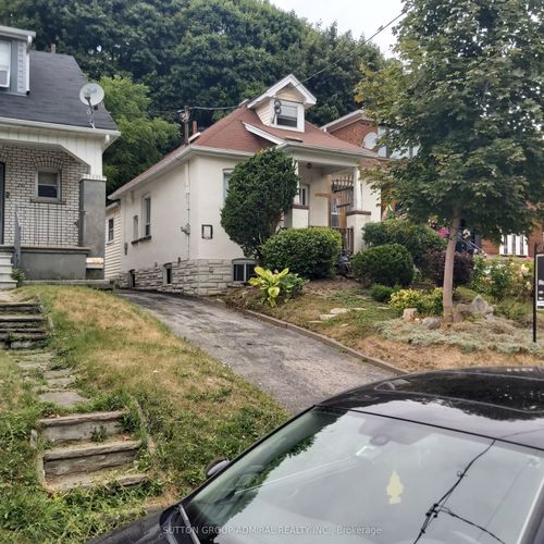 18 Preston Rd, York, ON, M6E1Y7 | Card Image