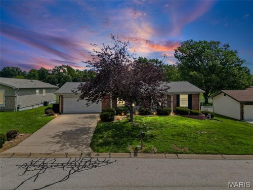21 Newberry Dr, Saint Peters, MO, 63376-3107 | Card Image