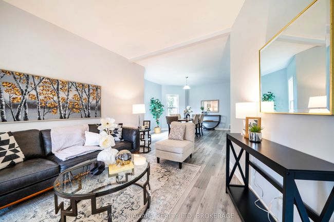 4749 Epworth Cir, House other with 4 bedrooms, 3 bathrooms and 4 parking in Niagara Falls ON | Image 7