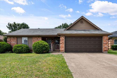806 Wind Brooke Dr, Arlington, TX, 76001-7507 | Card Image