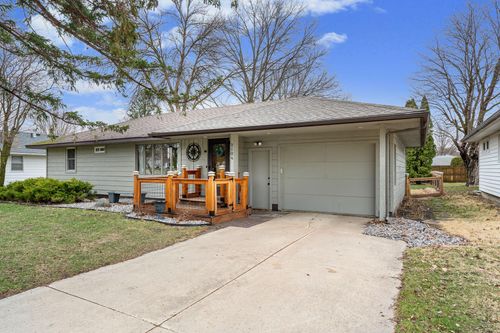 2104 W Oakland Ave, Austin, MN, 55912-4622 | Card Image