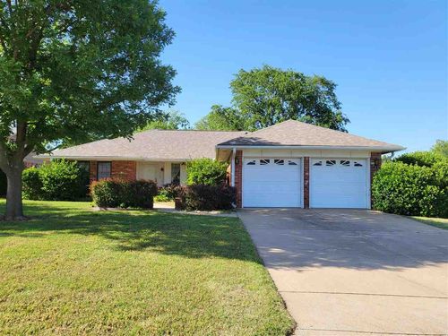 2107 Donner Ave, Ponca City, OK, 74604-2706 | Card Image