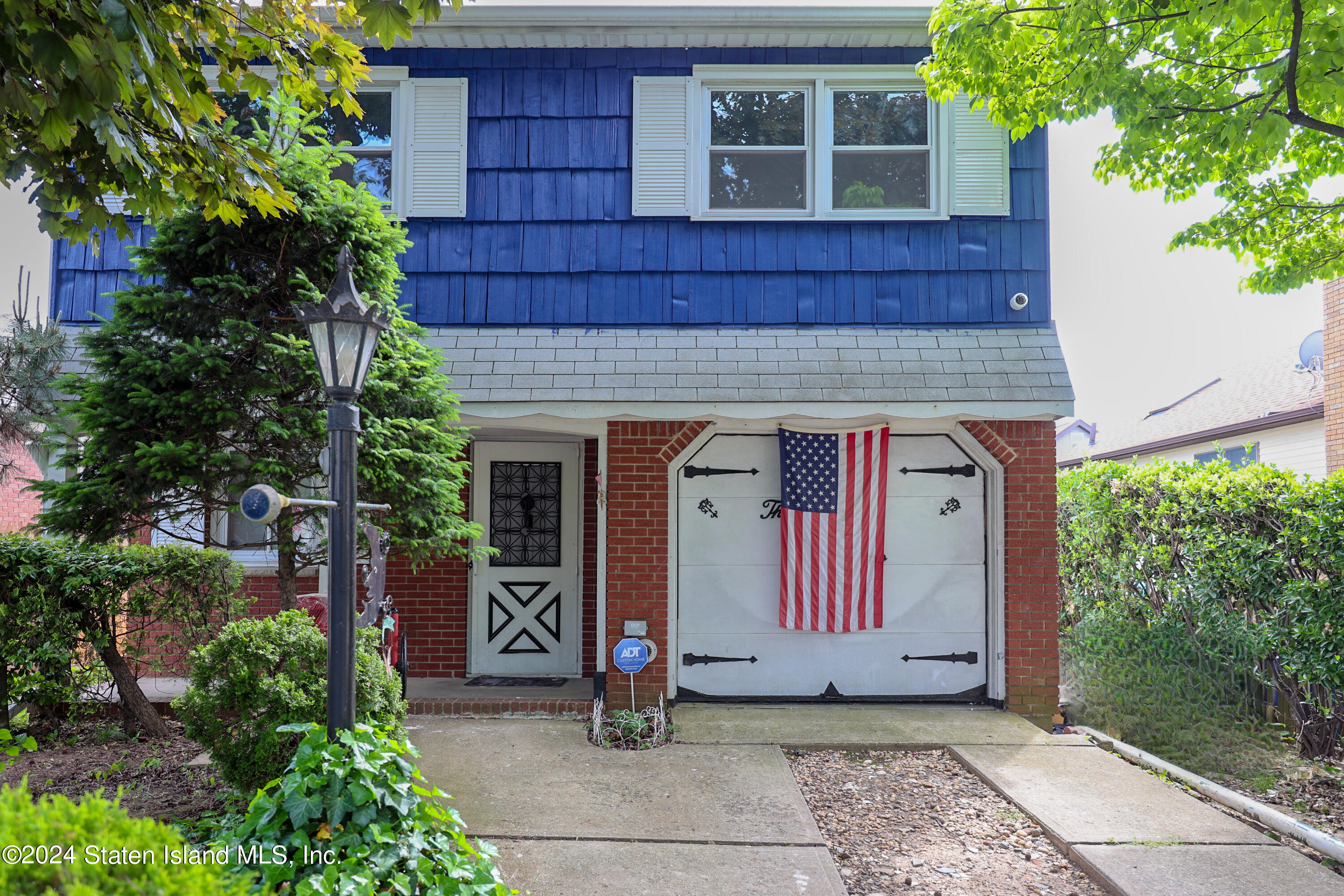 Cromwell Ave, Staten Island, NY 10305