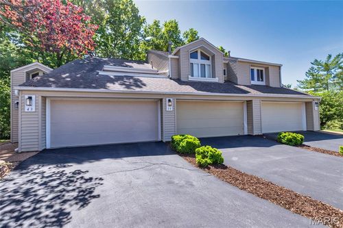 39 Ridgeview Circle Ct, Ballwin, MO, 63021-7807 | Card Image