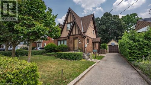 31 Morrell St, Brantford, ON, N3T4J3 | Card Image