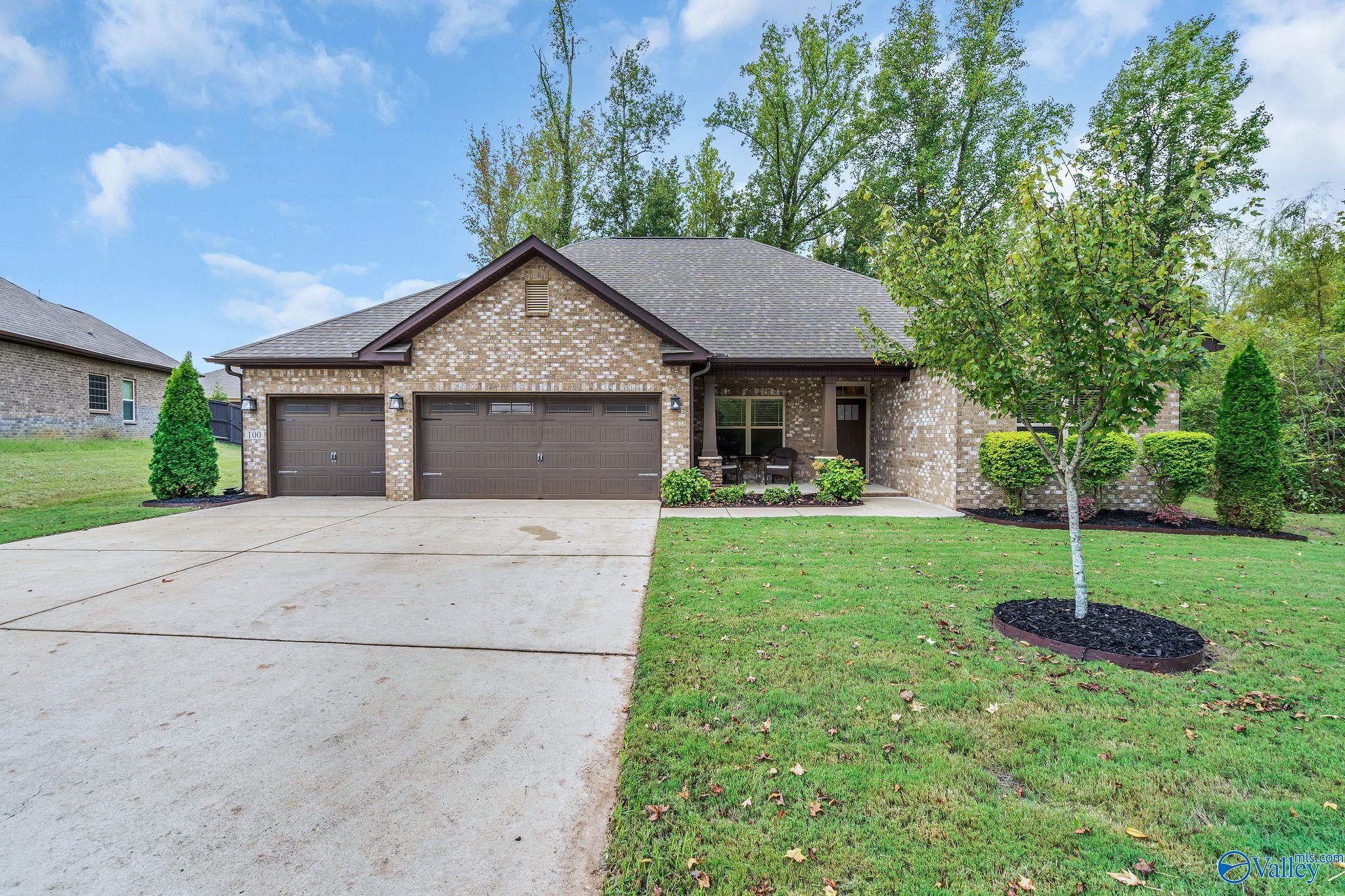 Oakside Cir, Madison, AL 35757