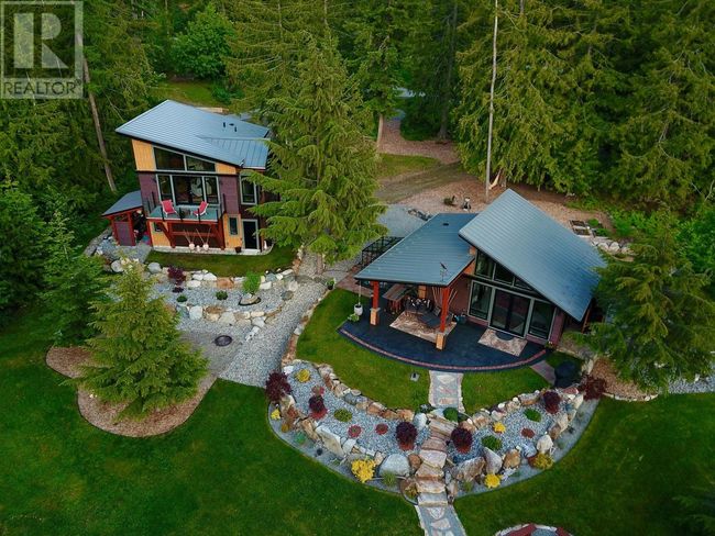 179 Kootenay Lake Rd, House other with 2 bedrooms, 2 bathrooms and 12 parking in Procter BC | Image 4
