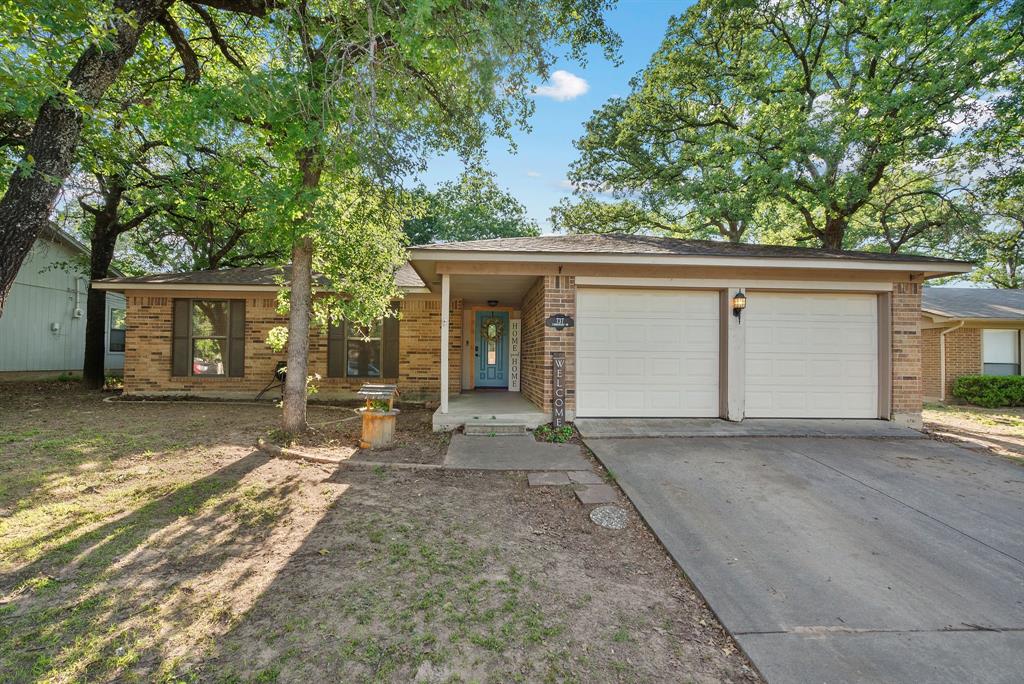 Timberoaks Dr, Azle, TX 76020