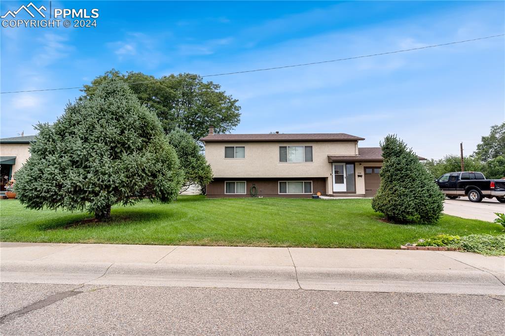 Lynwood Ln, Pueblo, CO 81005