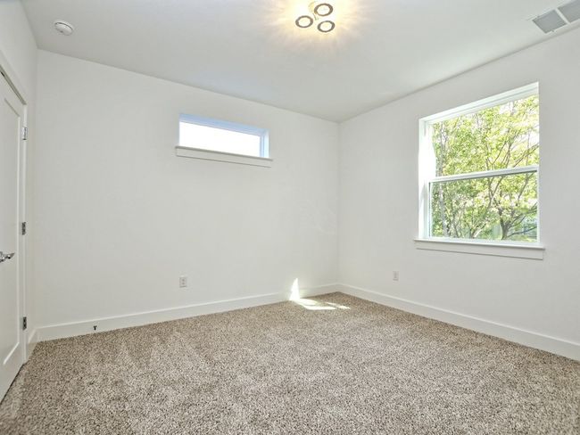402 Zennia St, House other with 4 bedrooms, 3 bathrooms and 3 parking in Austin TX | Image 20