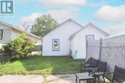 523 Brunswick Ave, Home with 2 bedrooms, 1 bathrooms and null parking in Sault Ste. Marie ON | Image 3