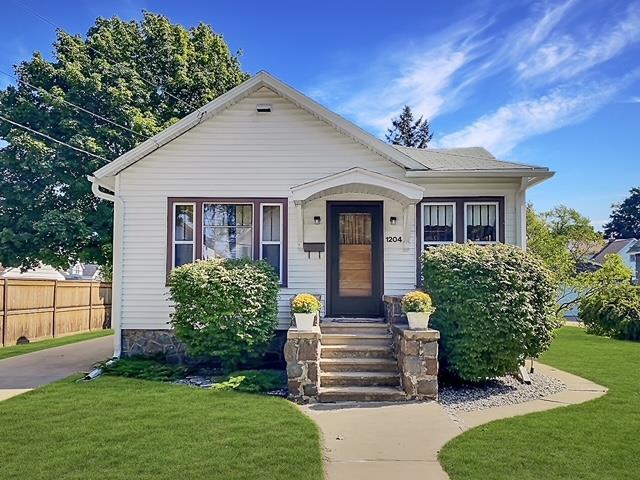 15th St, Menominee, MI 49858
