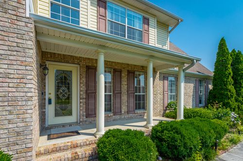8275 Stillwater Cir, Ooltewah, TN, 37363-4855 | Card Image