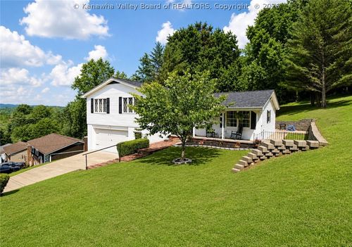 105 Bradley Dr, Cross Lanes, WV, 25313-1581 | Card Image