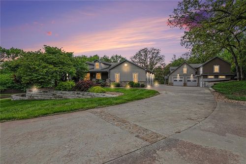 3306 S Owens School Rd, Independence, MO, 64057-3206 | Card Image