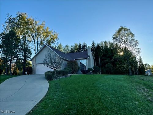 360 Walters Way, Zanesville, OH, 43701-6613 | Card Image