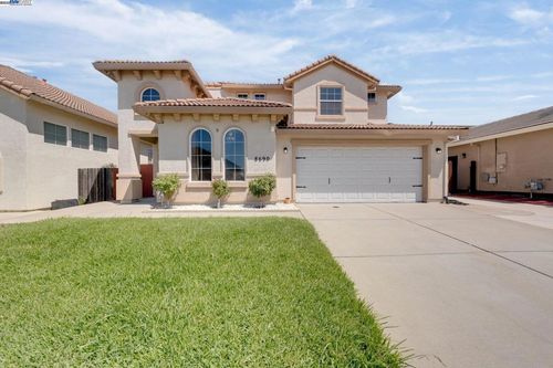 8690 Heritage Hill Dr, Elk Grove, CA, 95624-3943 | Card Image