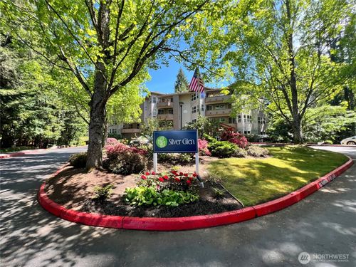 w306-1684 152nd Ave Ne, Bellevue, WA, 98007-4266 | Card Image