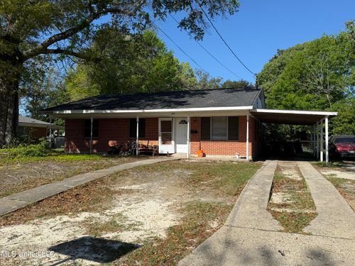 609 Academy Dr, Gulfport, MS, 39507-2126 | Card Image