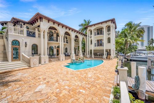 270 Atlantic Ave, Sunny Isles Beach, FL, 33160-4528 | Card Image