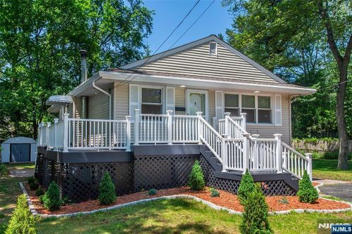 112 Fern St, Twp Washingtn, NJ, 07676-5210 | Card Image