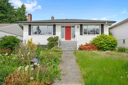 436 W 26th St, North Vancouver, BC, V7N2G8 | Card Image