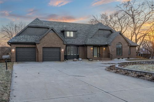 2714 Ashworth Rd, West Des Moines, IA, 50265-3259 | Card Image