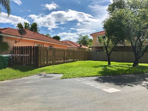 0-5758 Nw 97th Pl, Doral, FL, 33178-2670 | Card Image