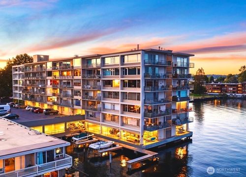 apt-215-2040 43rd Ave E, Seattle, WA, 98112-2771 | Card Image