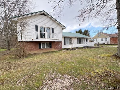 808 Lake St, Angola, NY, 14006-9534 | Card Image