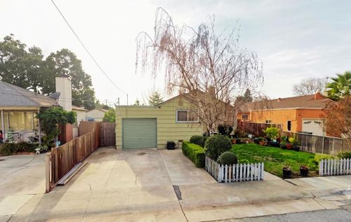 27 Prague St, San Mateo, CA, 94401-1310 | Card Image