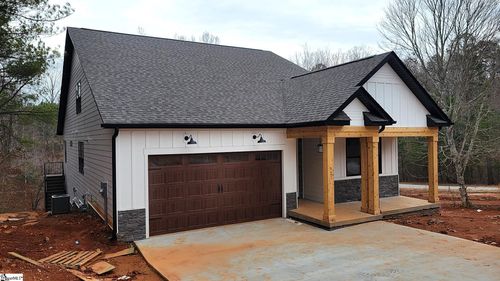 321 Stardust Ln, Seneca, SC, 29672-0554 | Card Image