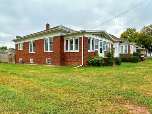 1121 E Main St, Streator, IL, 61364-3164 | Card Image