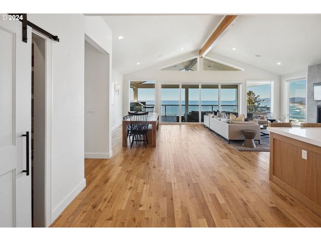54150 S Beach Rd, House other with 6 bedrooms, 7 bathrooms and 2 parking in Neskowin OR | Image 10