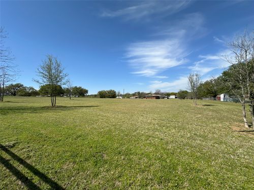 911 Cedar Ave, Comanche, TX, 76442 | Card Image