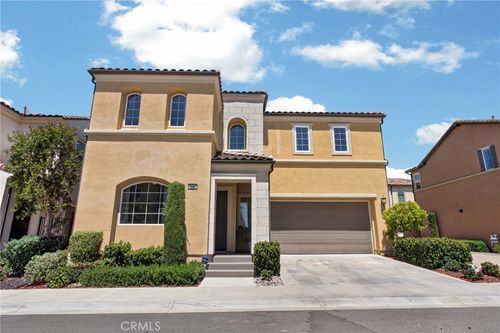 20667 W Beech Cir, Porter Ranch, CA, 91326-4945 | Card Image