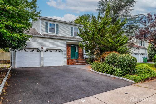 11 Bernice St, Edison, NJ, 08820-1728 | Card Image