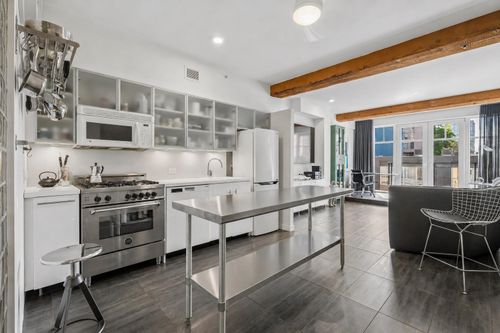 308-1275 Hamilton St, Vancouver, BC, V6B1E2 | Card Image
