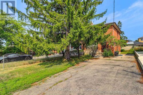 1350 Wilson Ave, North York, ON, M3M1H8 | Card Image