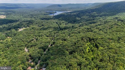 69 Edge Rock Dr, Drums, PA, 18222-1004 | Card Image