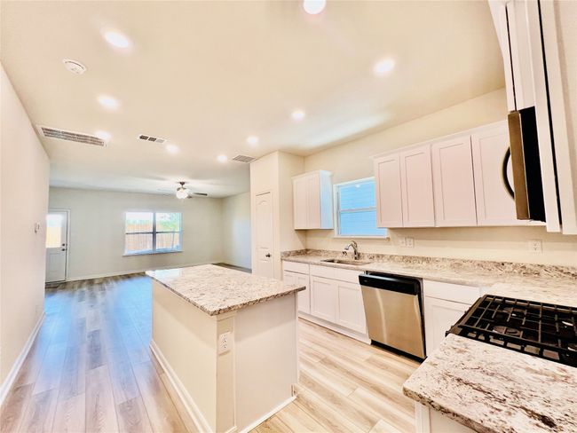 1233 Parker Dr, Townhouse with 4 bedrooms, 3 bathrooms and null parking in Princeton TX | Image 38