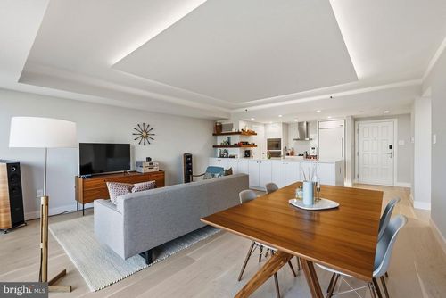 apt-324-1530 Key Blvd, ARLINGTON, VA, 22209-1534 | Card Image