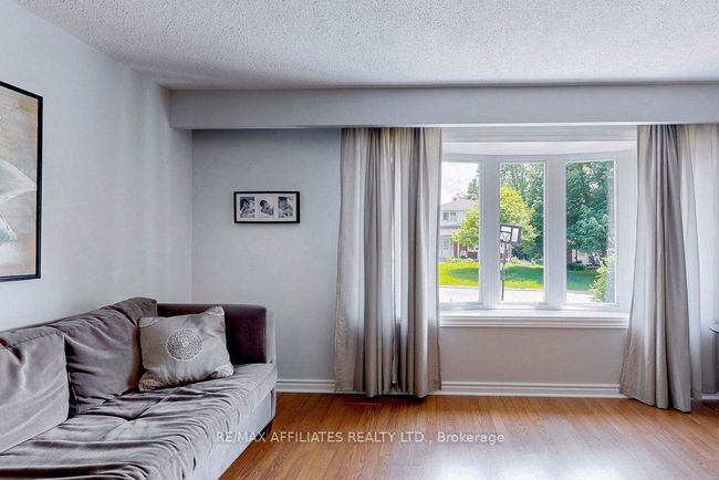 22 Red Maple Cres, House other with 3 bedrooms, 1 bathrooms and 2 parking in Gloucester ON | Image 12