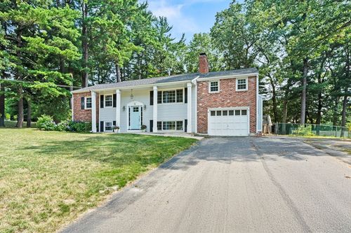 4 Jimmy St, Franklin, MA, 02038-2822 | Card Image