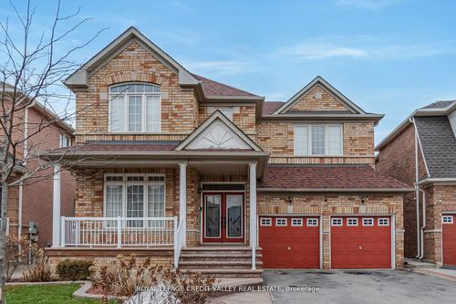 18 Trailhead Cres, Brampton, ON, L6R3H3 | Card Image